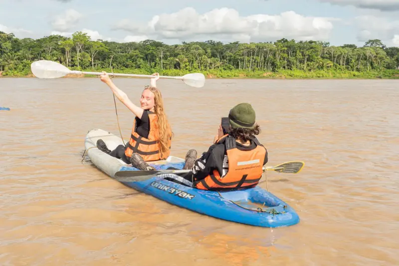 kayak in tambopata river